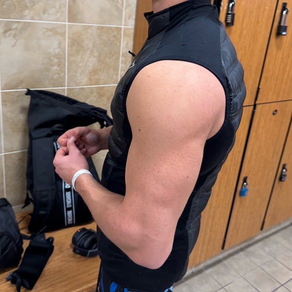 GYMSHARK MEN INSULTED VEST JACKET WARM COAT DOWN POLYESTER QUILTED SLEEVELESS S - Picture 7 of 16